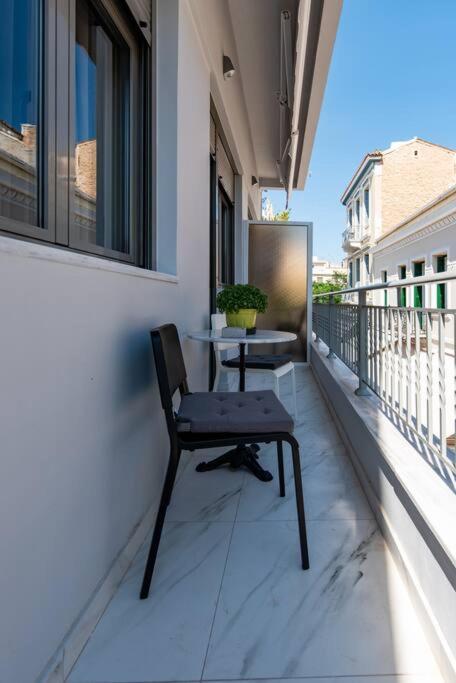 Plaka Rafaela Elegant Urban Retreat In Athens Historic Heart Apartman Kültér fotó